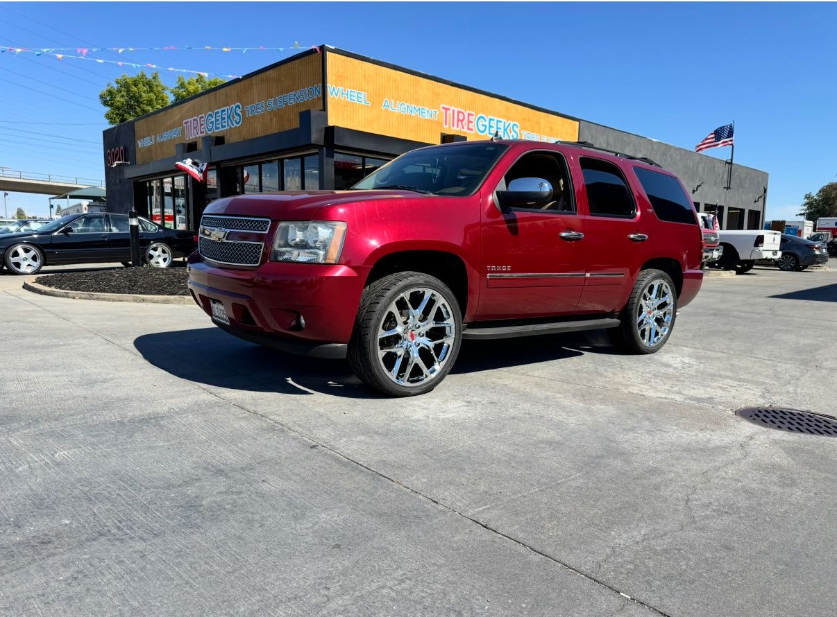 Chevy Tahoe - Chrome Snowflake Wheels