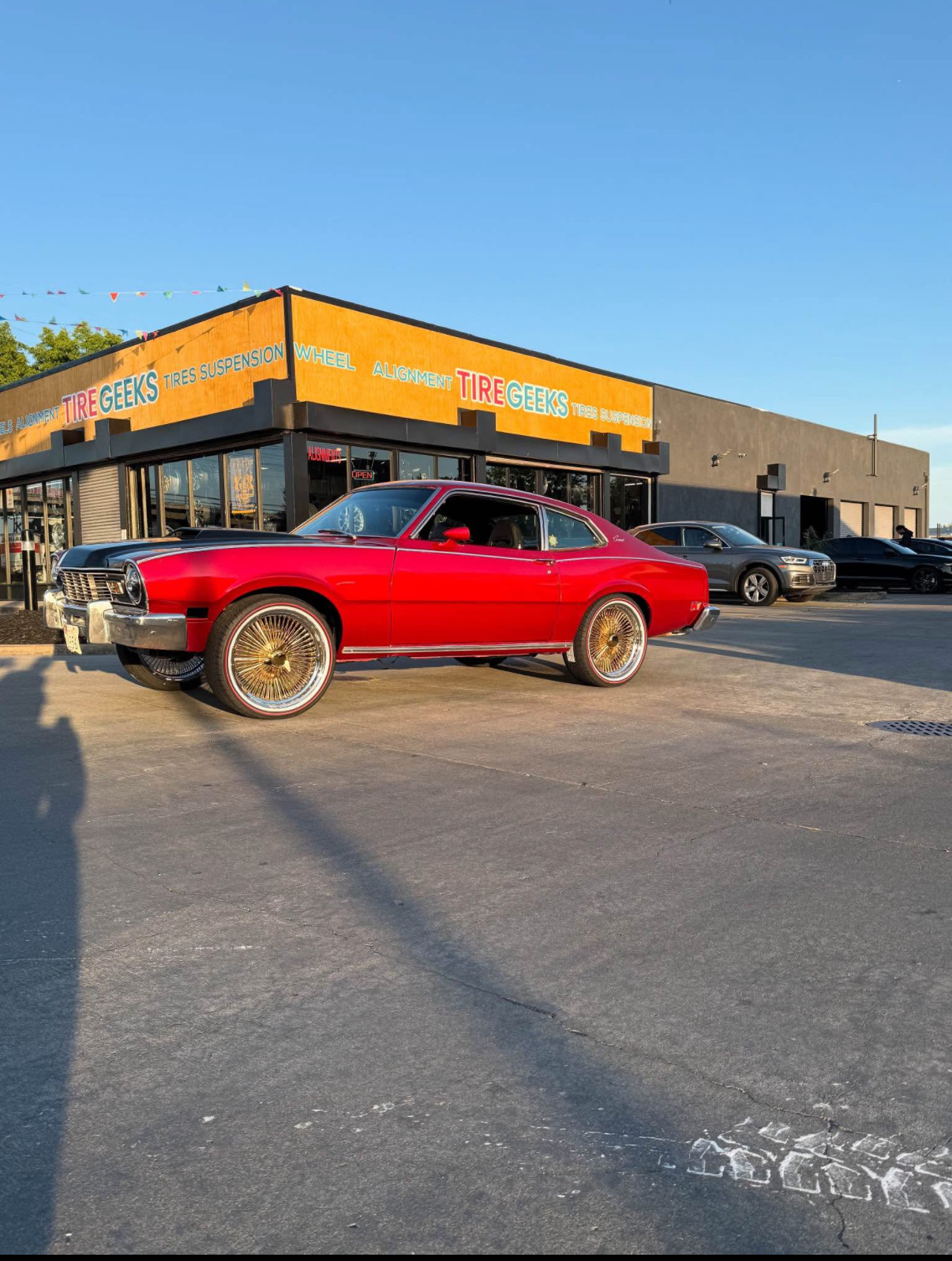 Classic Muscle Car - Gold Wire Wheels
